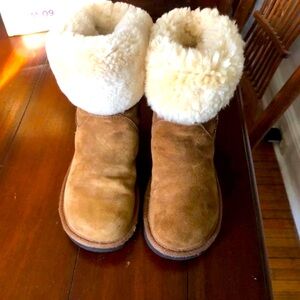 UGG AUSTRALIA KENSINGTON BOOTS